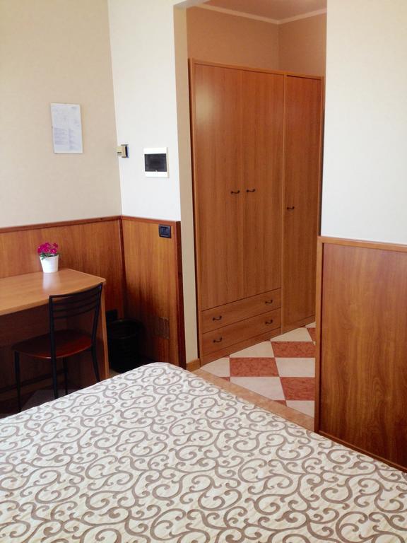 Hotel Daina Dalmine Rom bilde